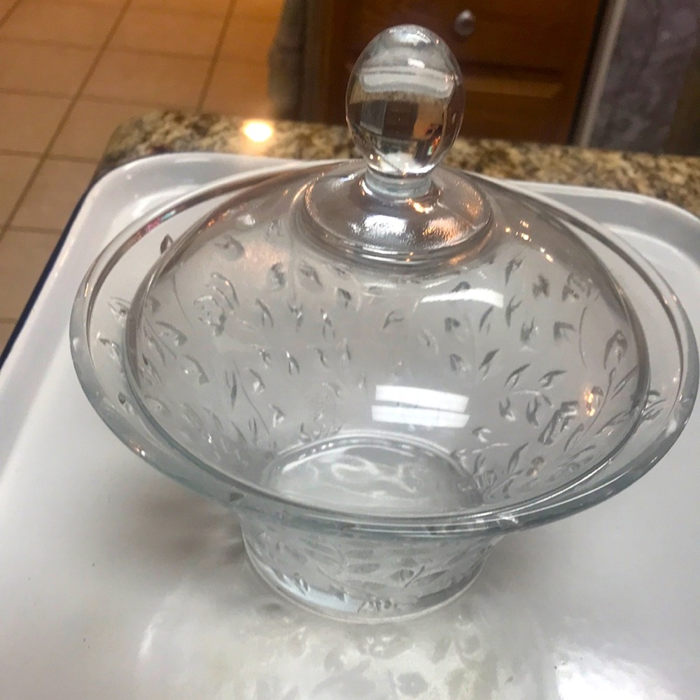 Candy Dish Covered Lidded Candy Dish with Leaf & Floral Design